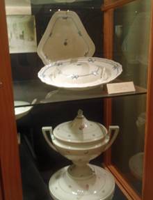 P9190097 Az rseki porcelngyjtemny nhny darabja.jpg